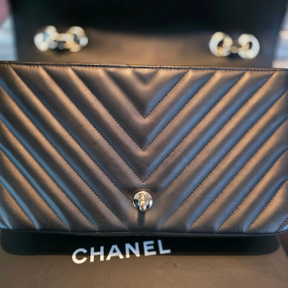 Chanel Chevron Quilted Statement Bag - Picture 12 of 16